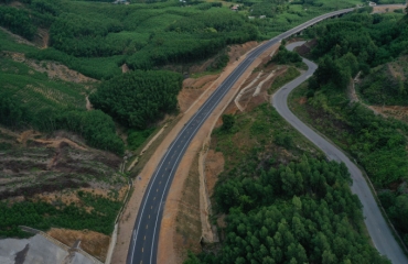 Vì sao nhiều tuyến cao tốc chỉ có hai làn xe?